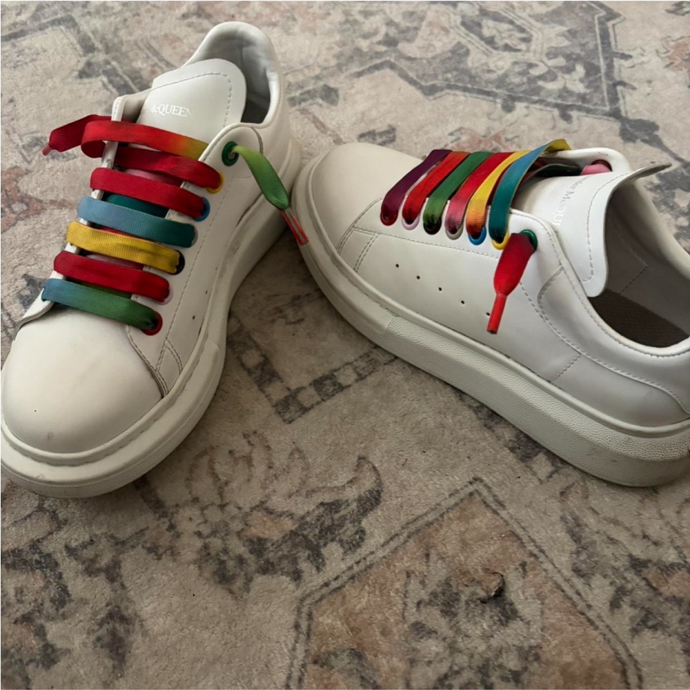 Alexander McQueen White Sneakers with Multicolor Laces - Picture 3 of 5